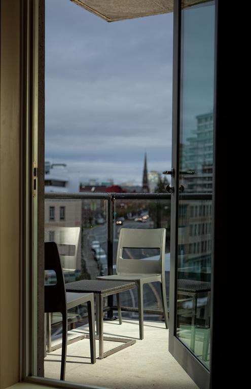 The Parkside Hotel And Spa Виктория Номер фото