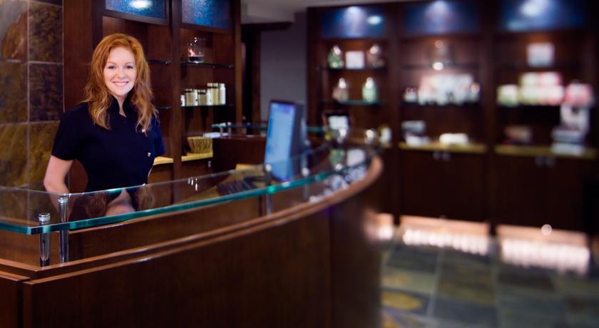 The Parkside Hotel And Spa Виктория Экстерьер фото
